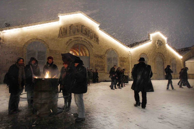 L'Entrée des spectateurs et de la guinguette du Fol-Espoir (2011) © Michèle Laurent
